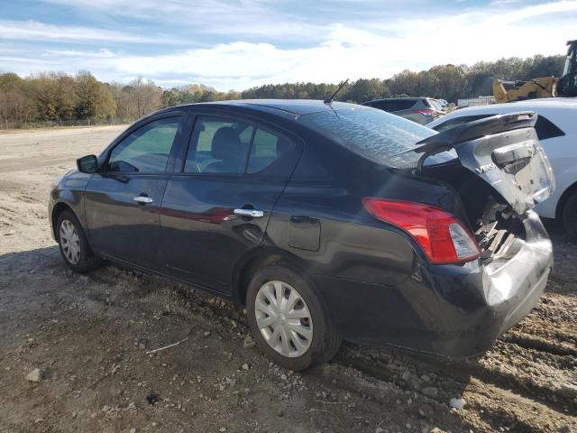 3N1CN7AP6JL881023 - 2018 NISSAN VERSA S BLACK photo 2