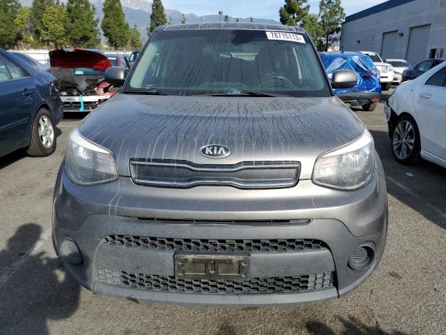 KNDJN2A28J7582262 - 2018 KIA SOUL CHARCOAL photo 5