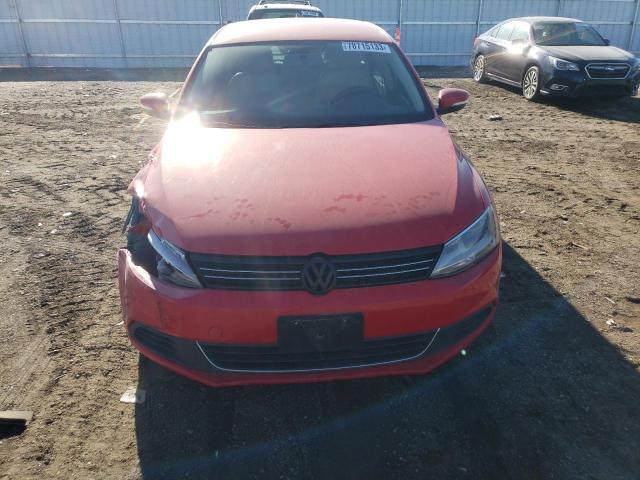 3VWDX7AJ6DM448532 - 2013 VOLKSWAGEN JETTA SE RED photo 5