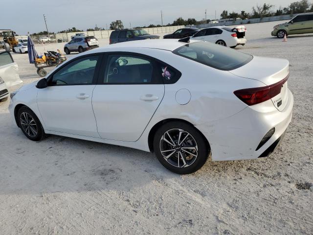 3KPF24AD2PE645179 - 2023 KIA FORTE LX WHITE photo 2