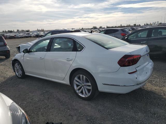 1VWBA7A37JC013672 - 2018 VOLKSWAGEN PASSAT SE WHITE photo 2