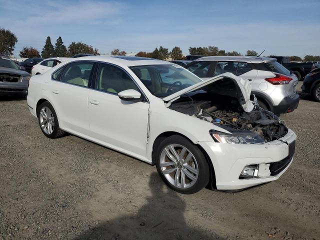 1VWBA7A37JC013672 - 2018 VOLKSWAGEN PASSAT SE WHITE photo 4