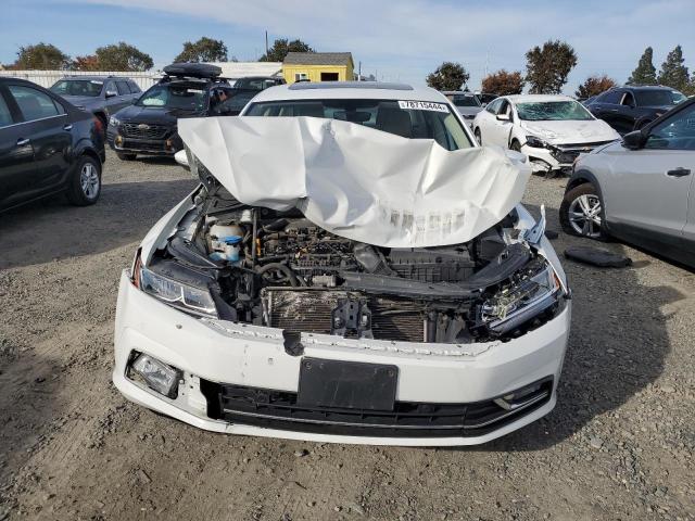 1VWBA7A37JC013672 - 2018 VOLKSWAGEN PASSAT SE WHITE photo 5