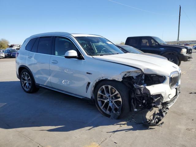 5UXTA6C02P9N93051 - 2023 BMW X5 XDRIVE45E Weiß Foto 4
