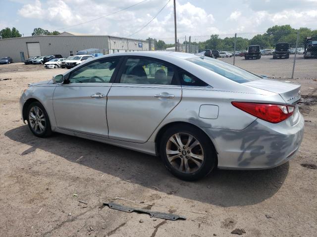 5NPEC4AC2BH304272 - 2011 HYUNDAI SONATA SE SILVER photo 2