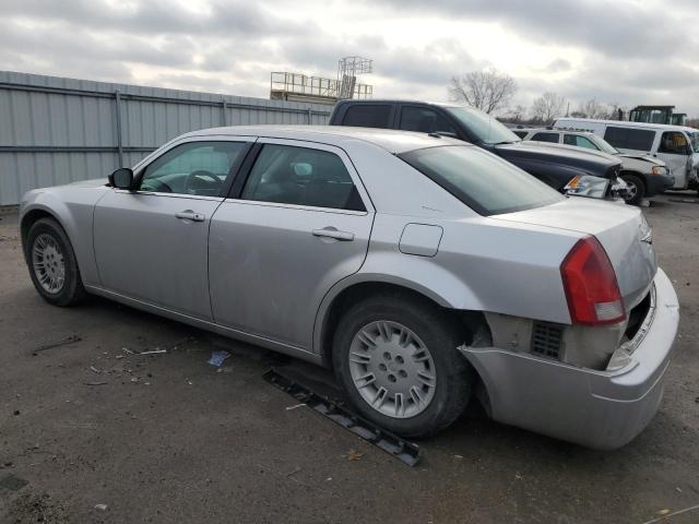 2C3LA43R67H795741 - 2007 CHRYSLER 300 SILVER photo 2