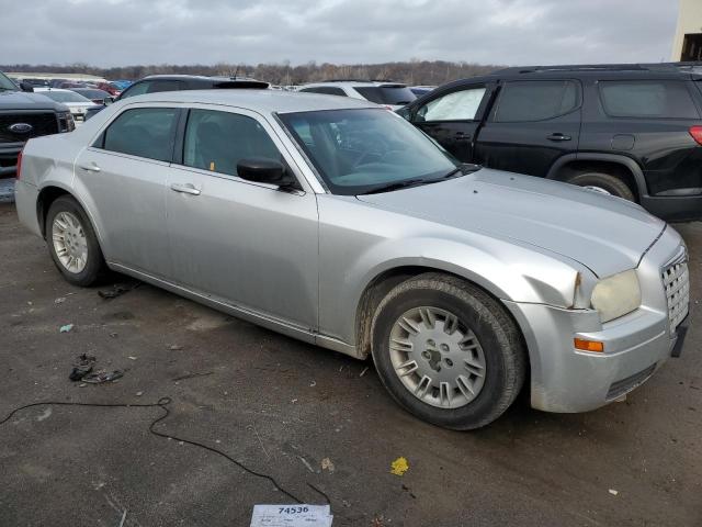 2C3LA43R67H795741 - 2007 CHRYSLER 300 SILVER photo 4