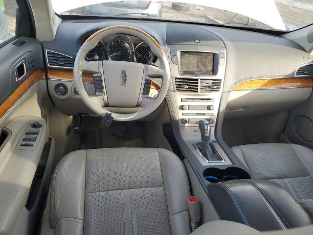 2LMHJ5AR5ABJ11539 - 2010 LINCOLN MKT WHITE photo 8