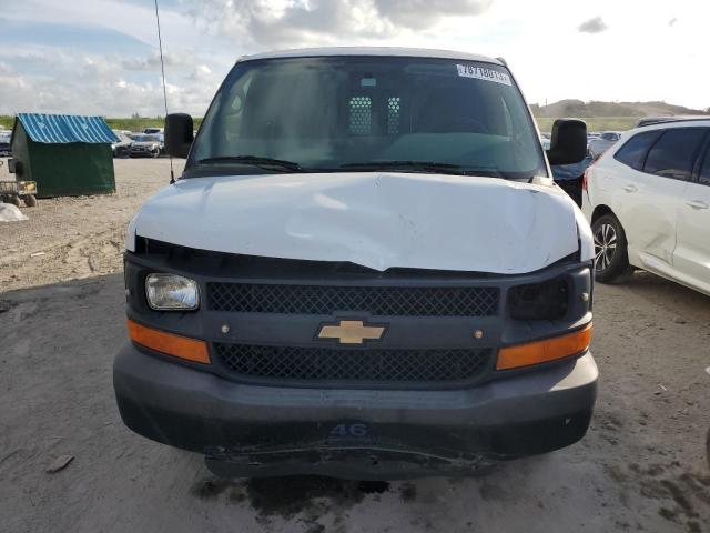 1GCWGGCG7F1113745 - 2015 CHEVROLET EXPRESS G2 WHITE photo 5