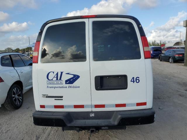 1GCWGGCG7F1113745 - 2015 CHEVROLET EXPRESS G2 WHITE photo 6