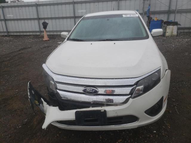 3FAHP0HG5BR310945 - 2011 FORD FUSION SE WHITE photo 5