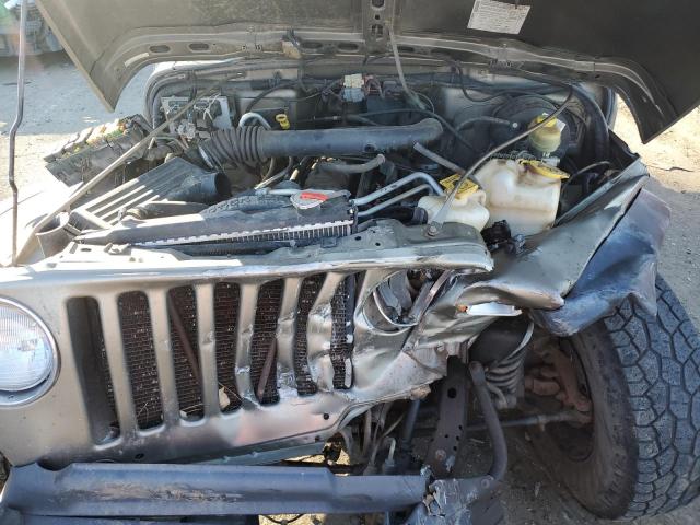 1J4FA69S54P742948 - 2004 JEEP WRANGLER / RUBICON GRAY photo 11