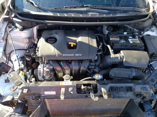 3KPFK4A7XHE104313 - 2017 KIA FORTE LX SILVER photo 11