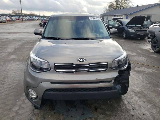 KNDJP3A56J7518845 - 2018 KIA SOUL + GRAY photo 5