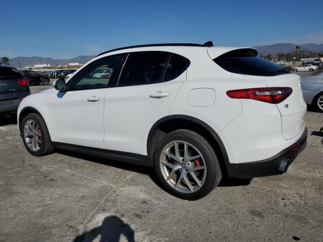 ZASPAKAN7K7C51407 - 2019 ALFA ROMEO STELVIO WHITE photo 2