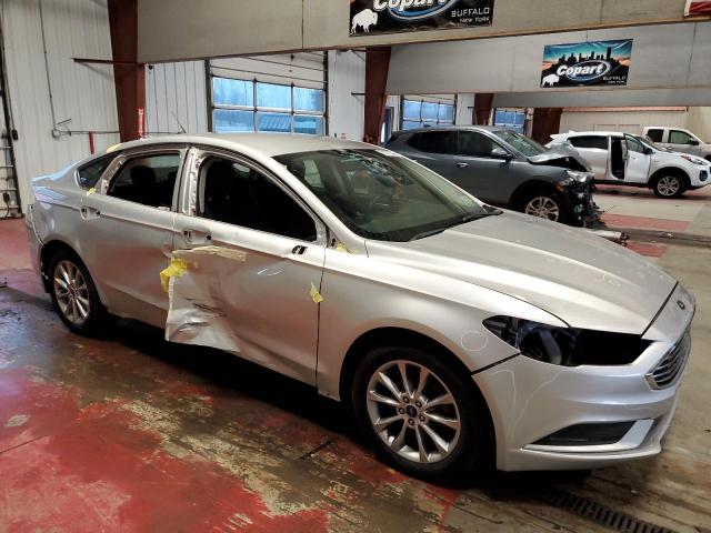 3FA6P0H7XHR364922 - 2017 FORD FUSION SE SILVER photo 4