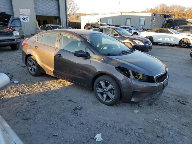 3KPFL4A79JE169043 - 2018 KIA FORTE LX GRAY photo 4