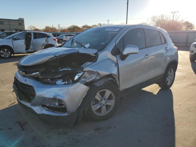 3GNCJKSB2LL108140 - 2020 CHEVROLET TRAX LS SILVER photo 1