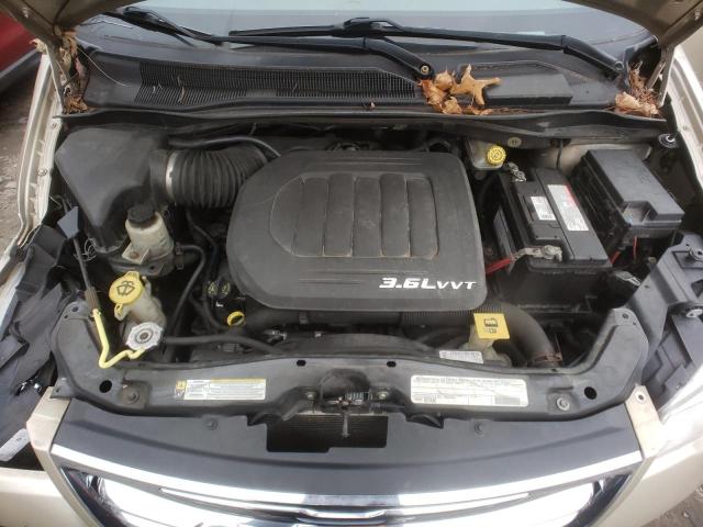 2A4RR8DG1BR706058 - 2011 CHRYSLER TOWN & COU TOURING L CREAM photo 12