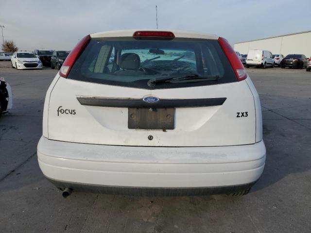 3FAFP3135YR123083 - 2000 FORD FOCUS ZX3 WHITE photo 6