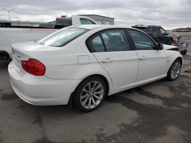 WBAPK5C52BA661780 - 2011 BMW 328 XI SULEV WHITE photo 3