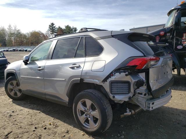 2T3W1RFVXPC231610 - 2023 TOYOTA RAV4 XLE SILVER photo 2