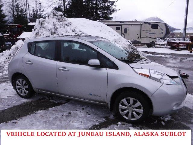 1N4AZ0CP1FC301182 - 2015 NISSAN LEAF S SILVER photo 4