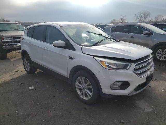 1FMCU0GD0HUA40251 - 2017 FORD ESCAPE SE WHITE photo 4