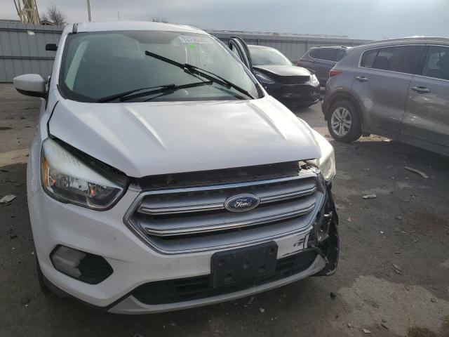 1FMCU0GD0HUA40251 - 2017 FORD ESCAPE SE WHITE photo 5