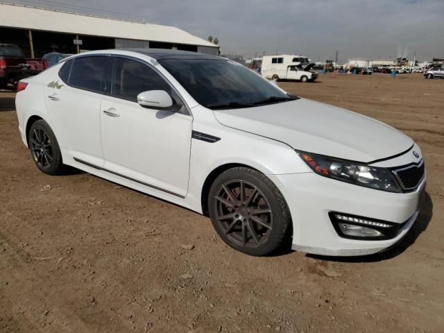 5XXGR4A67DG179088 - 2013 KIA OPTIMA SX WHITE photo 4