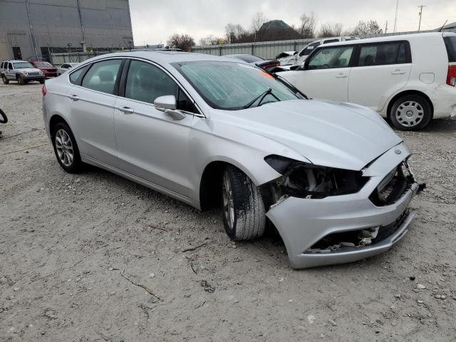 3FA6P0HDXHR116319 - 2017 FORD FUSION SE SILVER photo 4