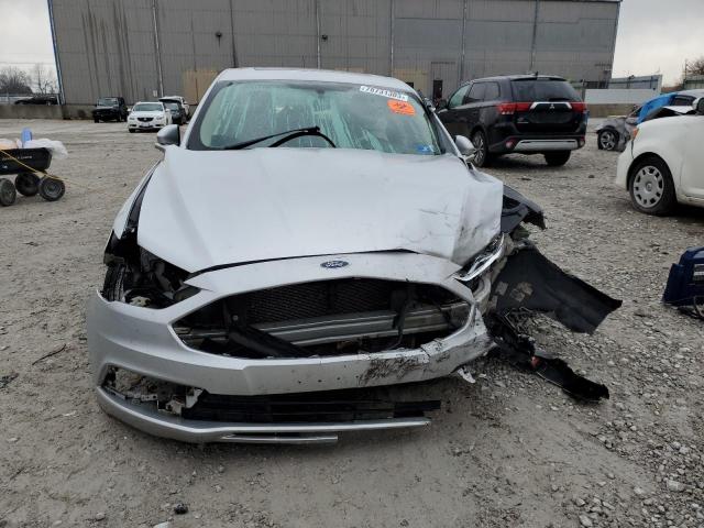 3FA6P0HDXHR116319 - 2017 FORD FUSION SE SILVER photo 5