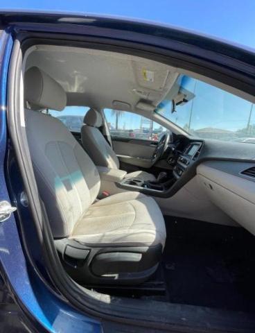 5NPE24AF1KH783572 - 2019 HYUNDAI SONATA SE BLUE photo 5