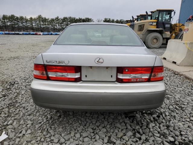 JT8BF28G410296452 - 2001 LEXUS ES 300 SILVER photo 6