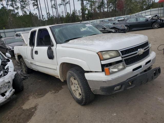 1GCEK19Z07Z199693 - 2007 CHEVROLET SILVERADO K1500 CLASSIC WHITE photo 4