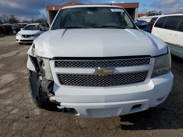 3GNFK16378G112305 - 2008 CHEVROLET SUBURBAN K1500 LS WHITE photo 5