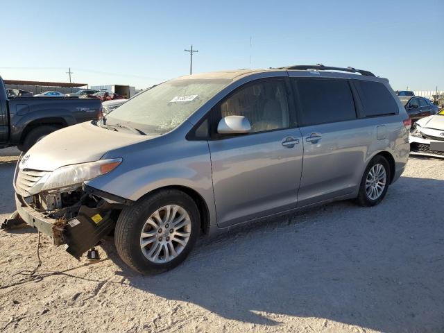 2011 TOYOTA SIENNA XLE, 