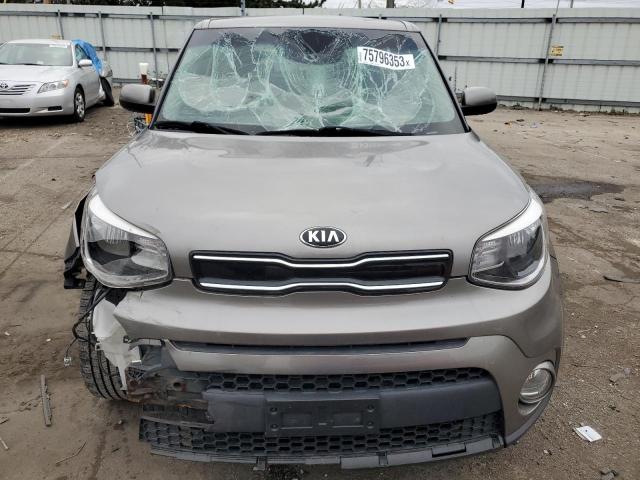 KNDJP3A54H7435456 - 2017 KIA SOUL + GRAY photo 5