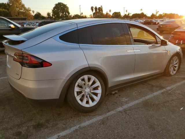 5YJXCBE27GF005266 - 2016 TESLA MODEL X SILVER photo 3