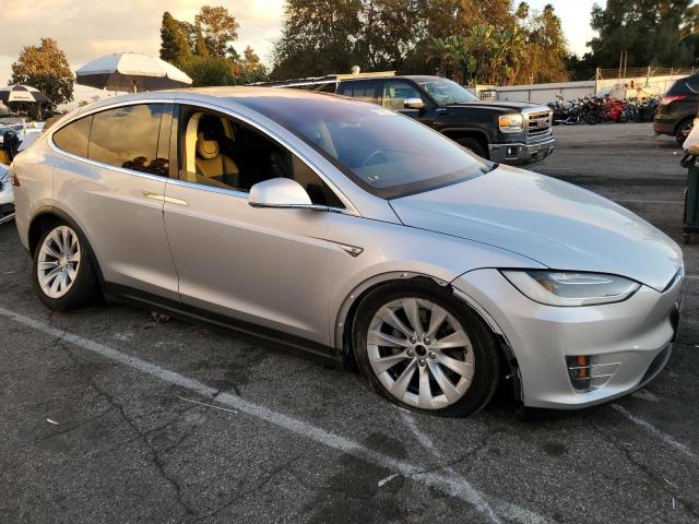 5YJXCBE27GF005266 - 2016 TESLA MODEL X SILVER photo 4