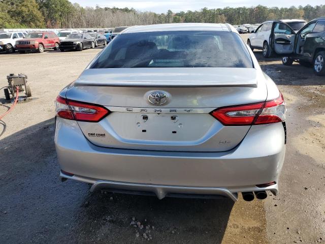 4T1B11HK6JU140349 - 2018 TOYOTA CAMRY L SILVER photo 6