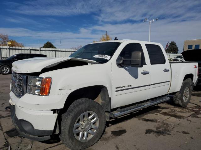 2013 GMC SIERRA K2500 DENALI, 