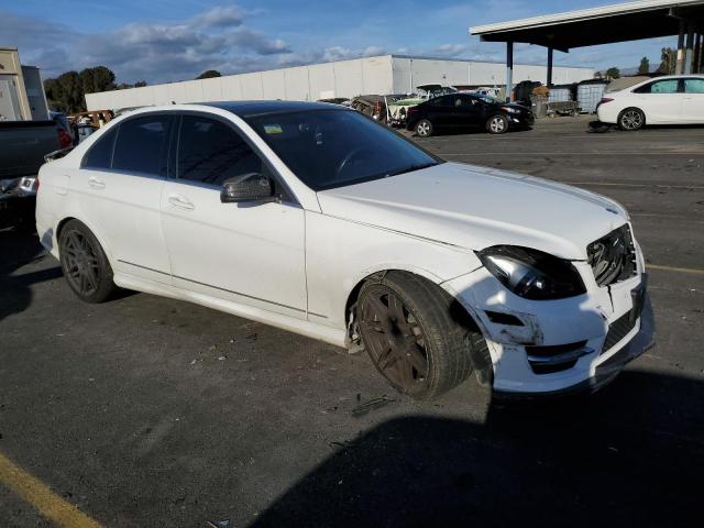 WDDGF4HB4DA777121 - 2013 MERCEDES-BENZ C 250 WHITE photo 4