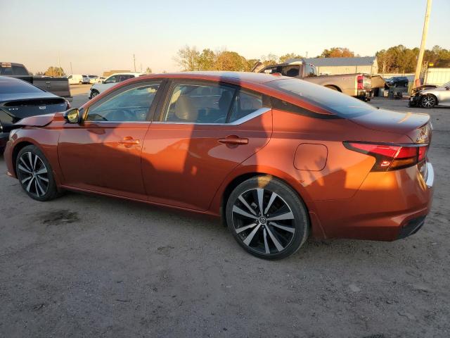 1N4BL4CV4MN415030 - 2021 NISSAN ALTIMA SR ORANGE photo 2