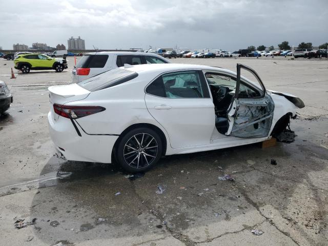 4T1G11AK2PU770586 - 2023 TOYOTA CAMRY SE NIGHT SHADE WHITE photo 3