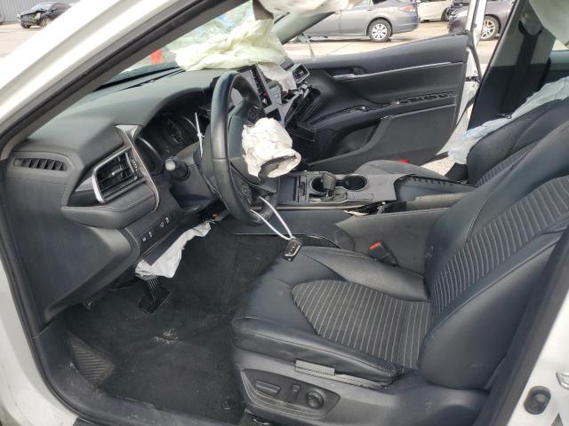 4T1G11AK2PU770586 - 2023 TOYOTA CAMRY SE NIGHT SHADE WHITE photo 7