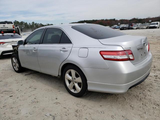 4T1BF3EKXBU581551 - 2011 TOYOTA CAMRY BASE SILVER photo 2