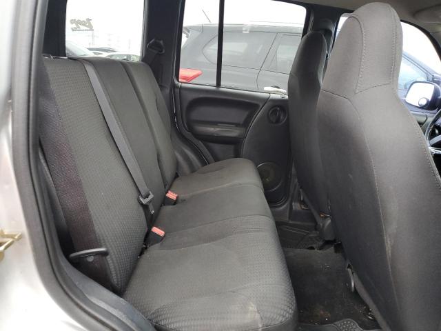 1J4GL48K14W252646 - 2004 JEEP LIBERTY SPORT GRAY photo 10