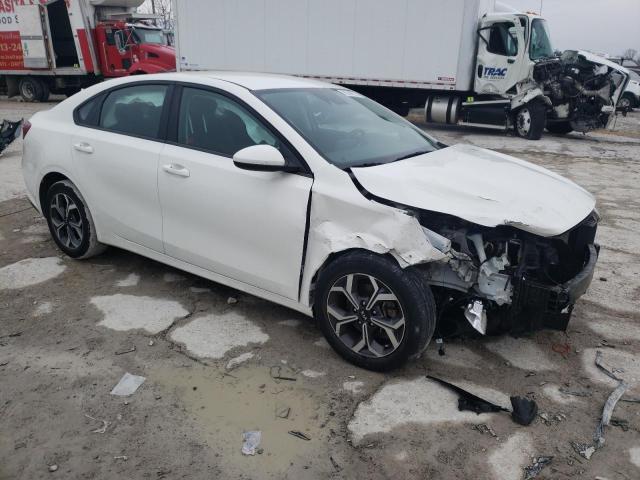 3KPF24AD6KE101695 - 2019 KIA FORTE FE WHITE photo 4