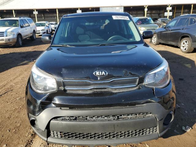 KNDJN2A24J7543670 - 2018 KIA SOUL BLACK photo 5